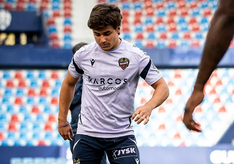 Carlos Álvarez clama por más minutos y oportunidades