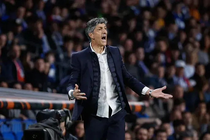 Portada de Imanol Alguacil deja dudas con Oyarzabal y Aguerd, más Aramburu, Turrientes, Aritz, el United