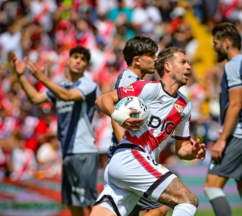 Camello, Lejeune y Alemao con goles en empate del Rayo con la Real, un expulsado - Jornada 32