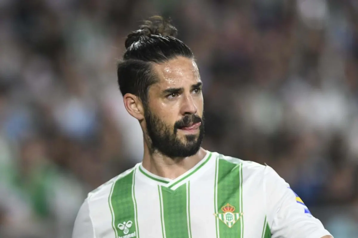 Portada de El Betis pierde juego, y a Isco, alarma ante la incertidumbre