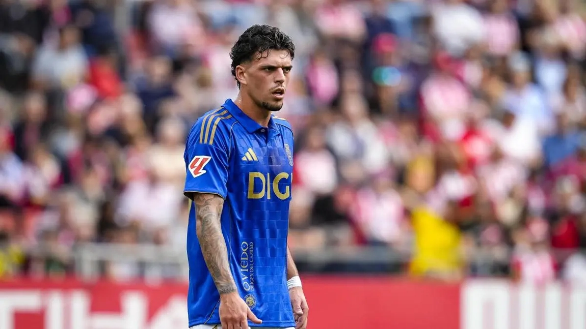 Portada de Javi López sale con problemas en el Oviedo - Rayo Vallecano, Liga Fantasy