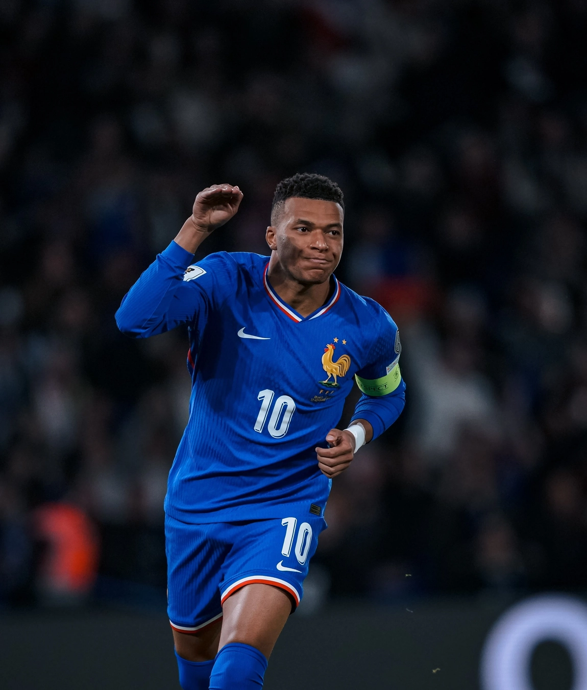 Portada de Mbappé llega a 400 goles, marca dos y lleva a Francia al Mundial