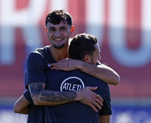 Portada de Convocatoria del Atlético con un regreso, y ausentes que dan señales