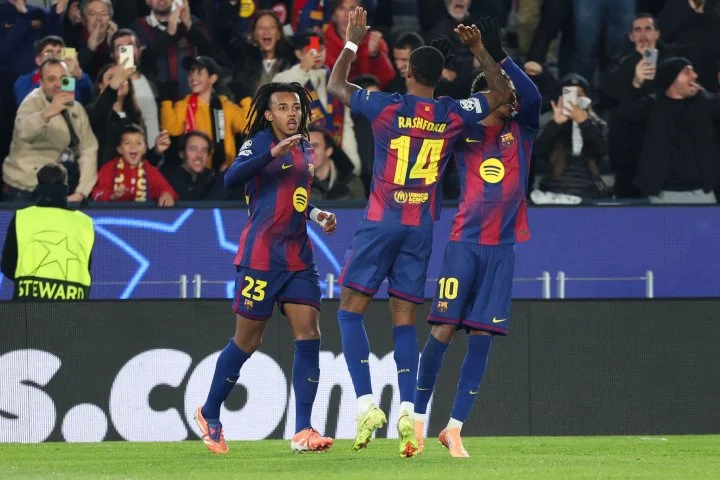 Portada de Koundé le da la victoria al Barcelona contra el Frankfurt, Champions League