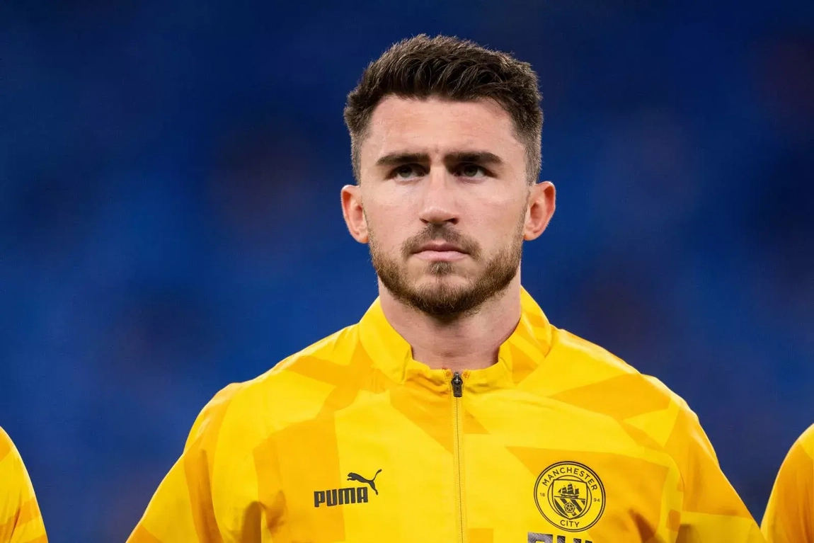 Portada de El Athletic se quedaría sin Laporte, según informa Marca
