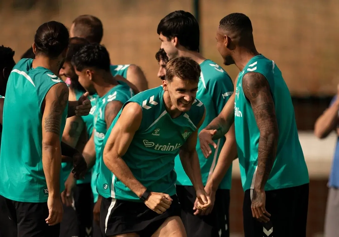 Diego Llorente da un paso al frente en su recuperación con el Betis