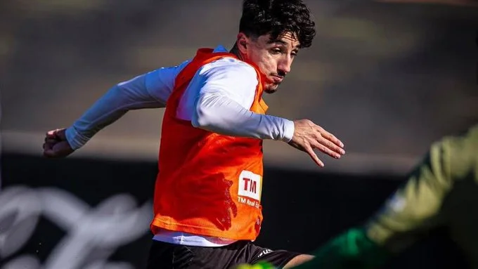 Portada de Diego López y Sarabia trabajan con el Valencia de cara al Osasuna