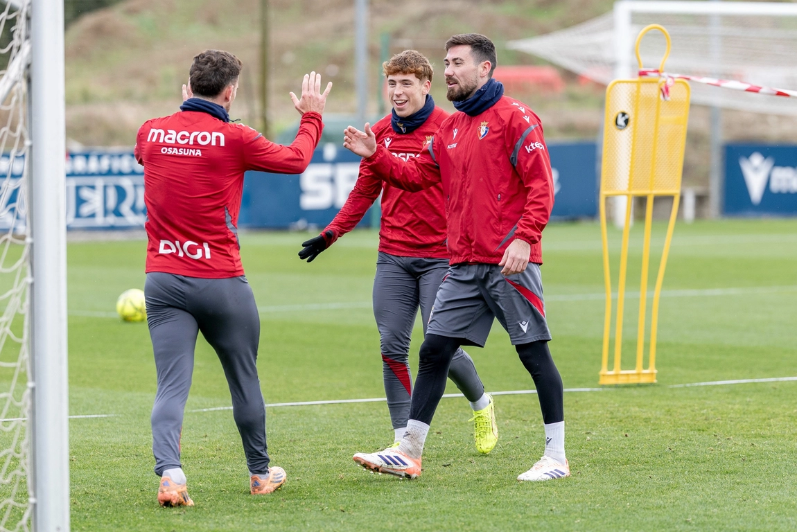Portada de Torró levanta cargas con el Osasuna, no hay más regresos