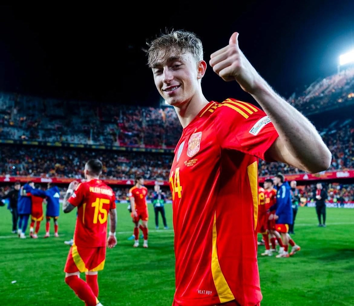 Portada de Firmado: Huijsen en reconocimiento con el Real Madrid