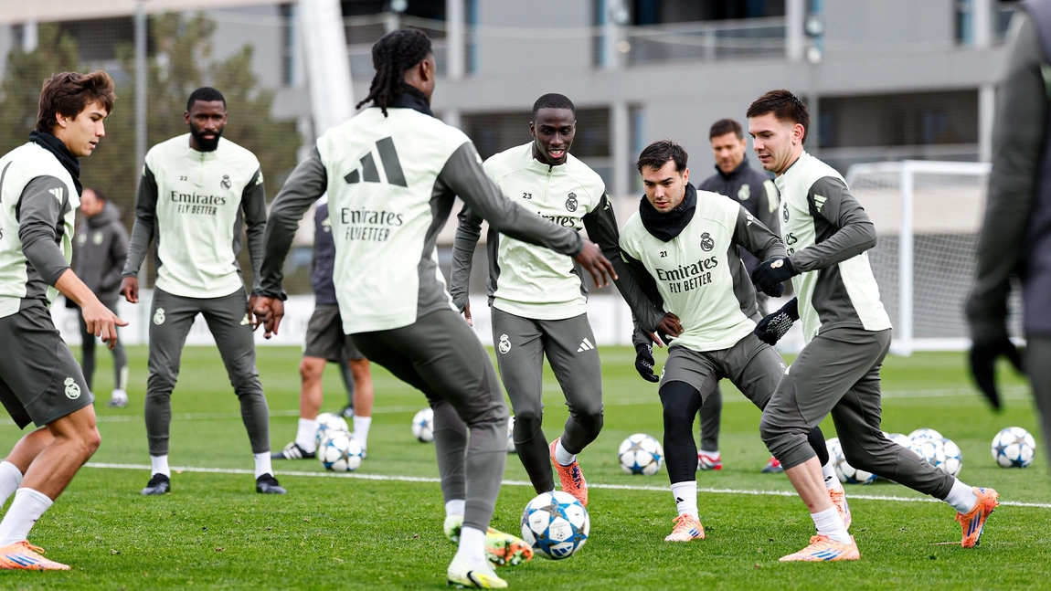 Portada de Entrenamiento del Real Madrid, Mastantuono regresa a la dinámica
