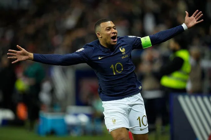 Portada de Mbappé, hace un gol histórico y es el mejor valorado en la victoria de Francia