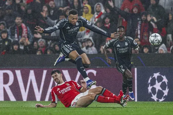 Humillado el Real Madrid en Champions, cumple Mbappé ante el Benfica
