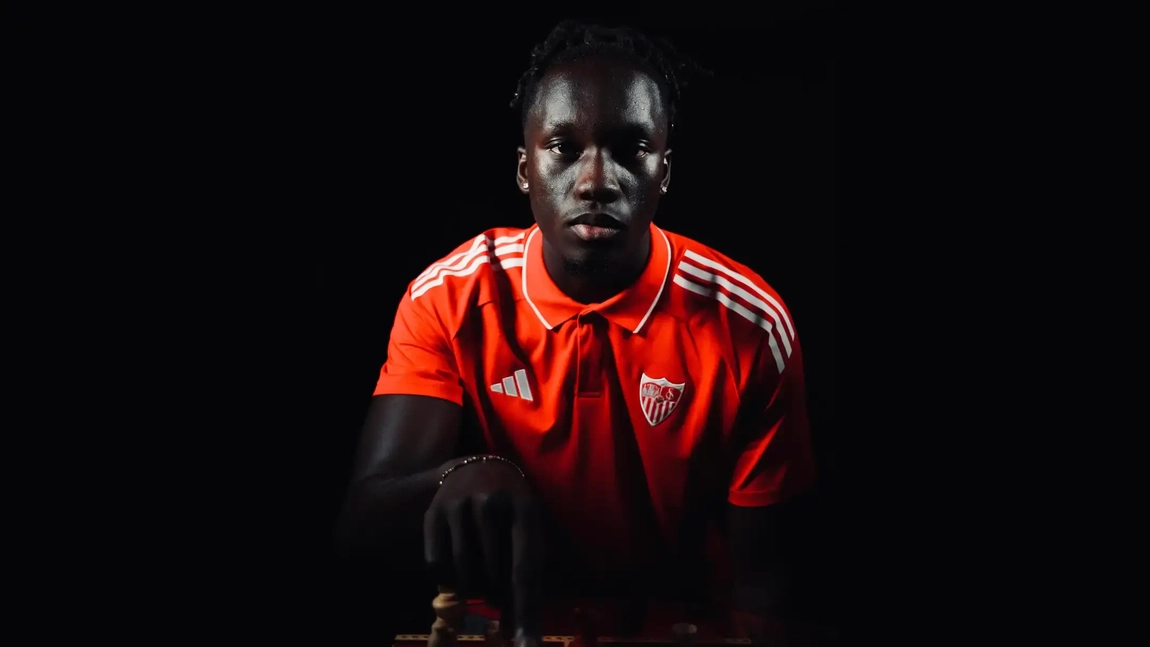 Portada de Oficial: Batista Mendy es jugador inscrito del Sevilla