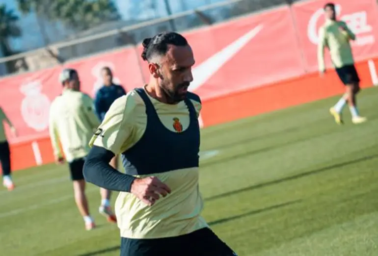 Muriqi y dos más en alerta "por virus" en el Mallorca, a horas de enfrentar al Girona