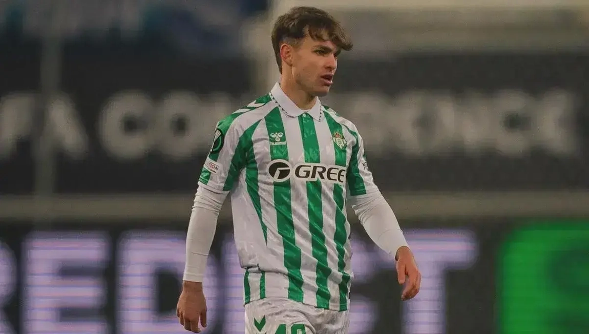 Ortiz se marcha con problemas físicos en el Betis - Oviedo