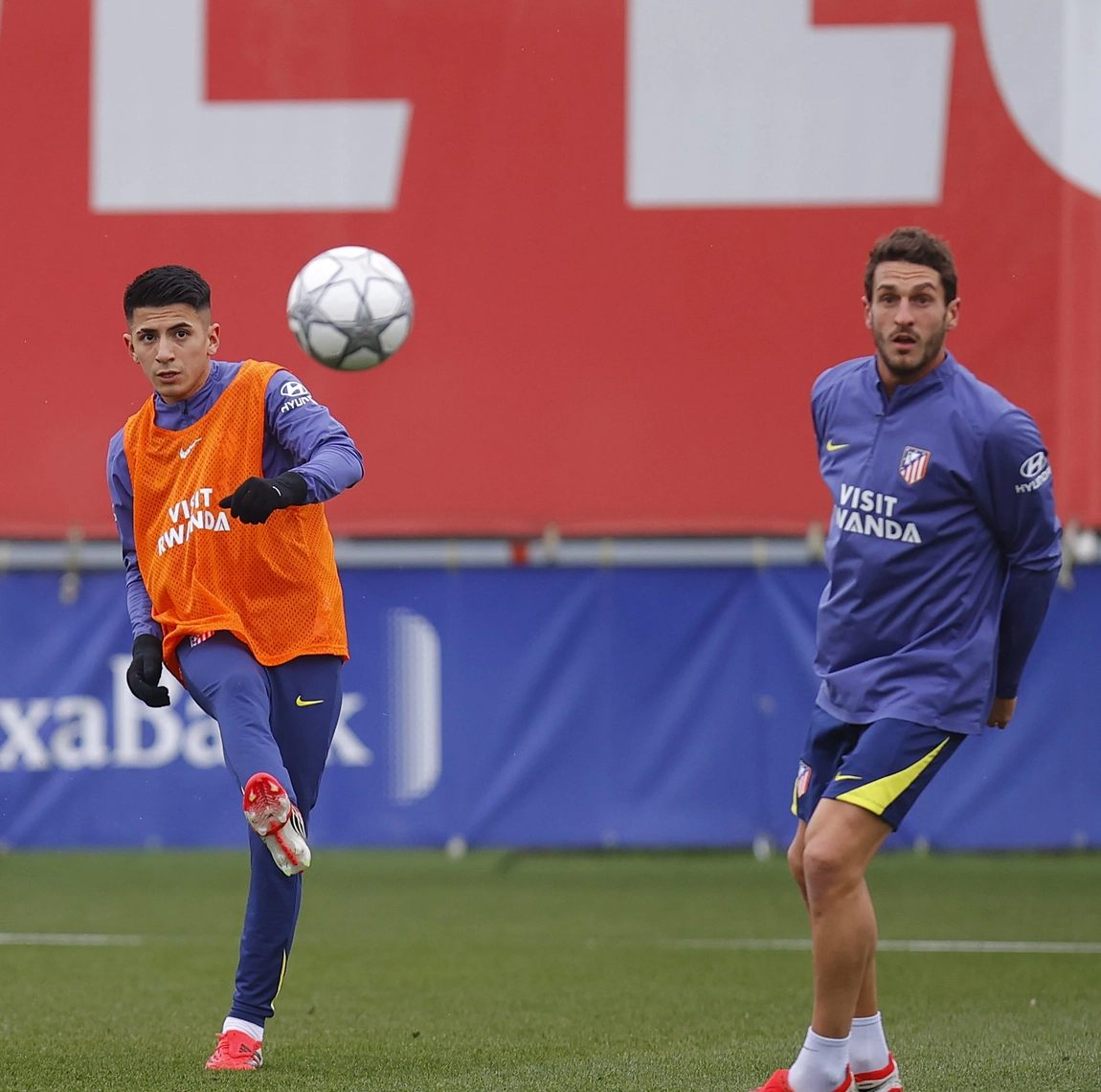 Portada de Entrenamiento del Atlético con ajustes para la Champions League