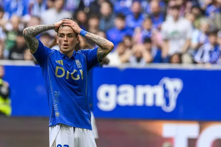 Duro golpe del Oviedo en casa, ante el Elche, y el descenso está a la vista - Jornada 32.