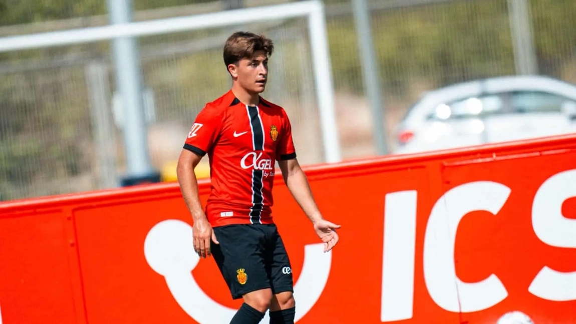 Portada de Oficial: Morlanes, Torre y Asano en alineación del Mallorca en Copa del Rey