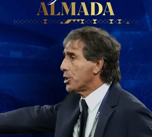 Portada de Guillermo Almada es el nuevo entrenador del Real Oviedo