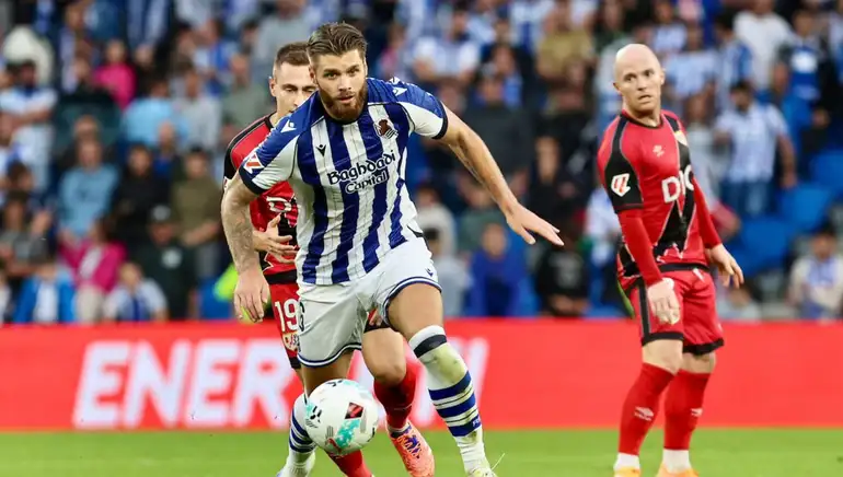 La Real Sociedad hace oficial que Caleta-Car y Wesley no seguirán tras sus cesiones