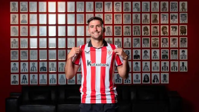 Jesús Areso firma con el Athletic, y agradece a Osasuna
