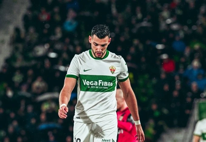 Oficial: Rafa Mir lesionado, opciones Fantasy en el Elche