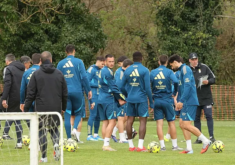 Eric Bailly, baja en el entrenamiento del Oviedo de este miércoles