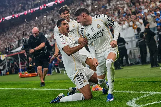 Valverde, Rodrygo y Courtois guían el triunfo del Real Madrid en semis de la Supercopa