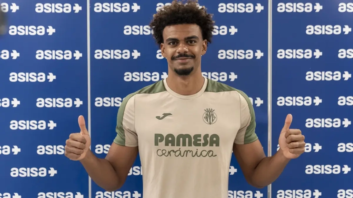 Portada de Oficial: Veiga pasa pruebas y se presenta con el Villarreal