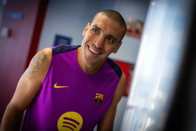 Portada de El Barcelona acuerda el fin de su vínculo con Oriol Romeu