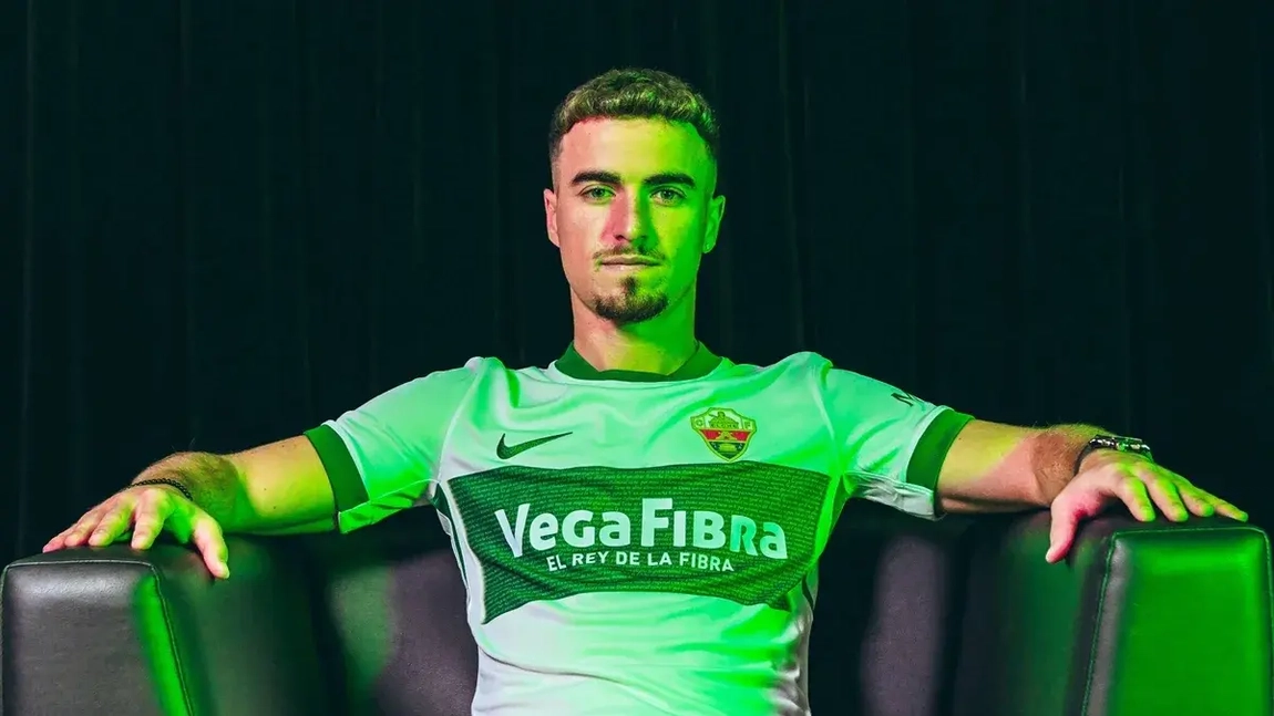 Portada de Oficial: Pedrosa va del Sevilla al Elche