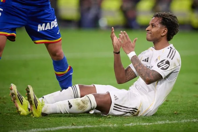 Rodrygo tiene lesión de ligamentos, nuevo problemón en el Madrid