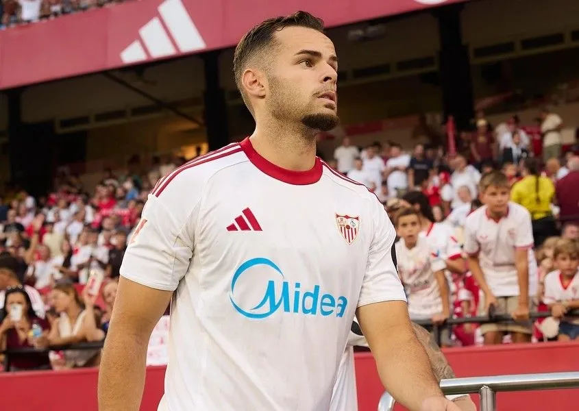 El Sevilla abre espacio para jugar en el mercado, Ramón con salida pactada