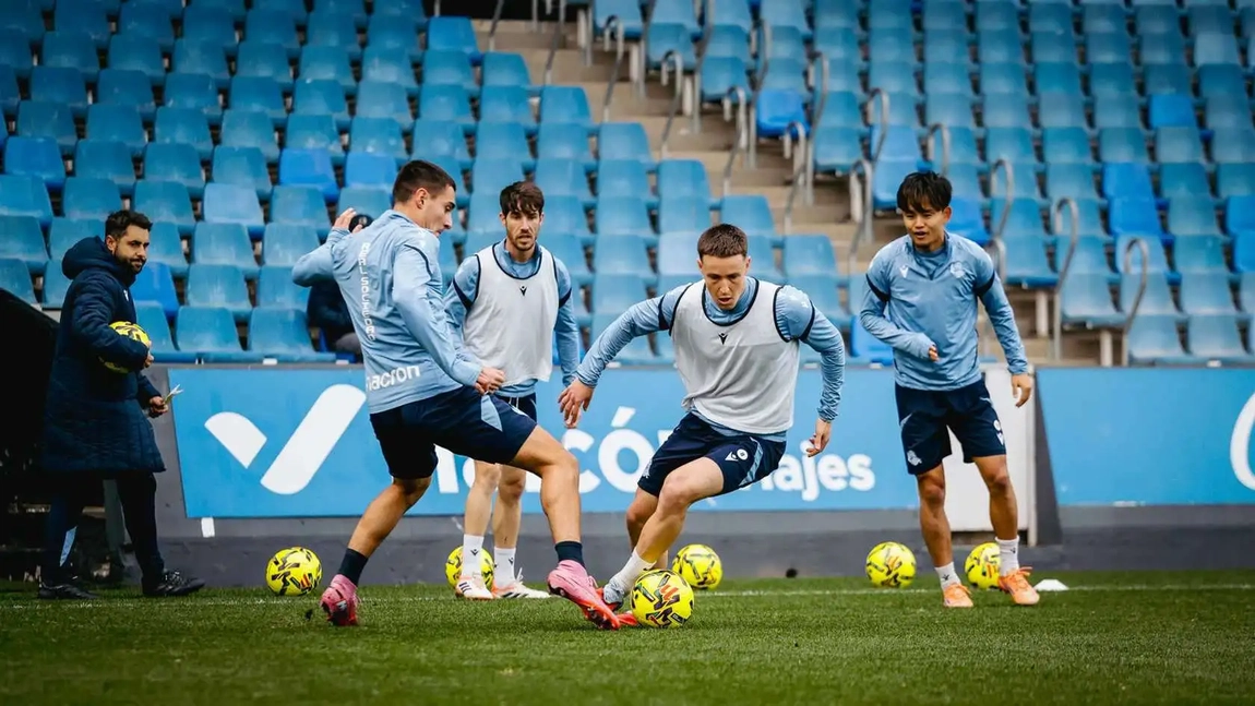 Portada de Entrenamiento de la Real Sociedad, con una espera que no ayuda