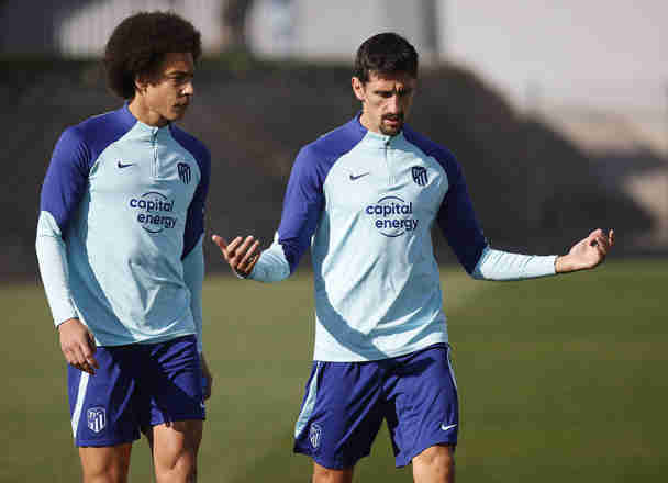 Imagen de la noticia: Savic continúa ausente al entrenamiento y Witsel entra en escena