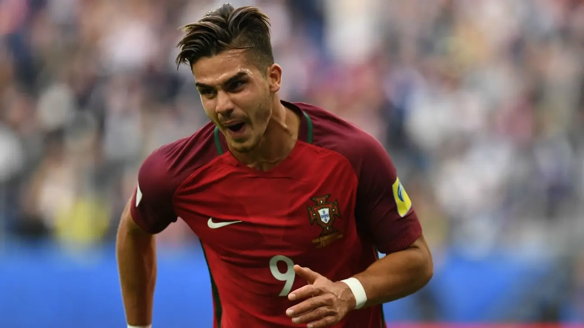 Portada de André Silva rumbo al Elche, informa Fabrizio Romano