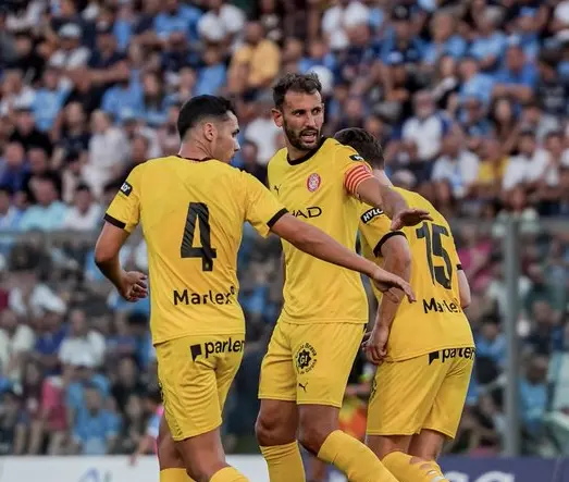 Portada de El Girona cede ante el Napoli, pero con doblete de Stuani