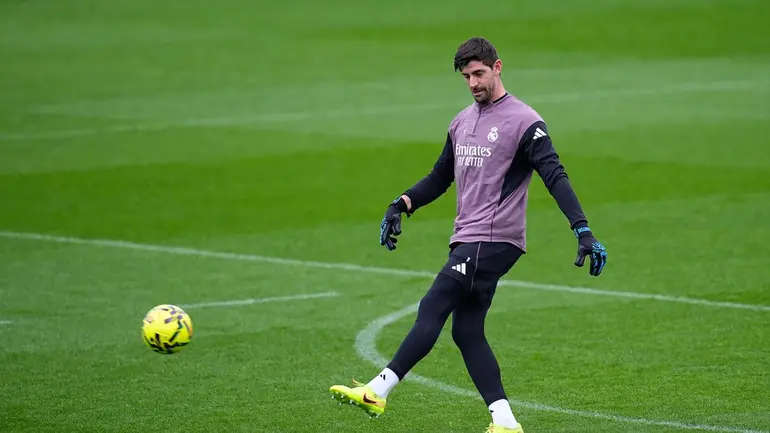 AS apuesta por la titularidad de Courtois en El Clásico