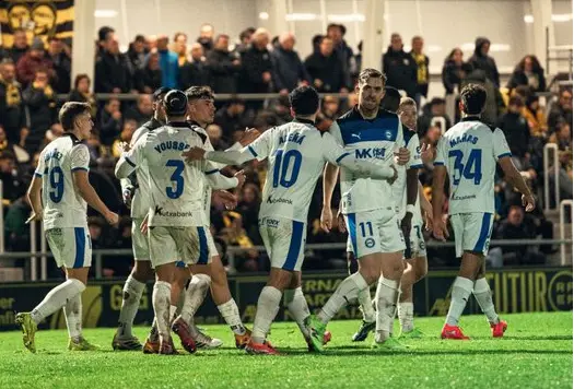 Portada de El Alavés golea tranquilo en Copa del Rey al Portugalete