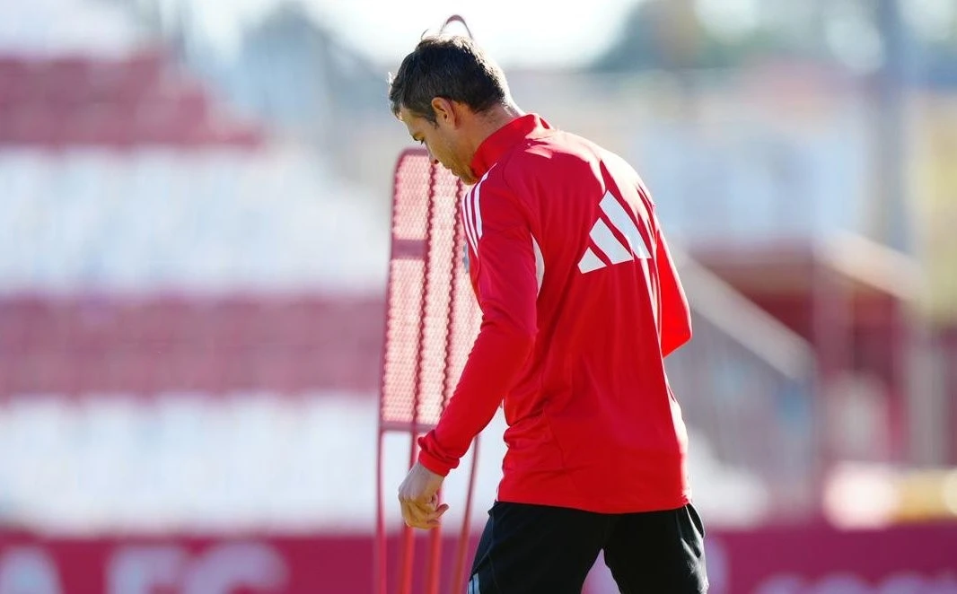 Portada de Entrenamiento del Sevilla a tres días del derbi con el Betis
