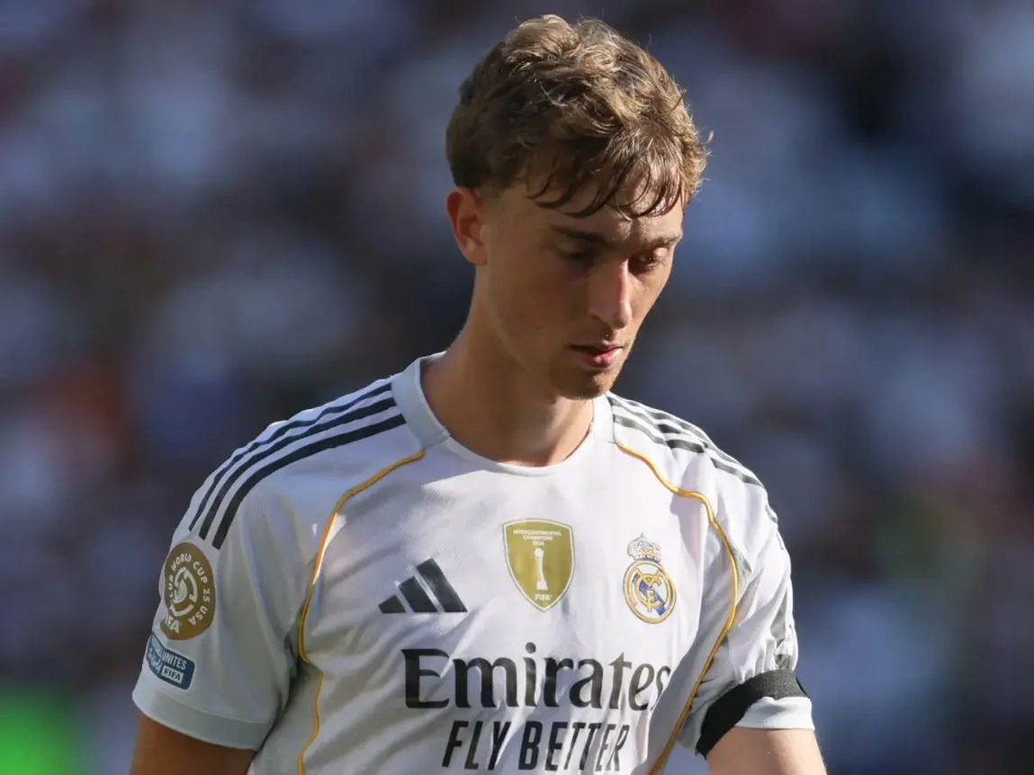 Oficial: Huijsen nuevamente es baja del Madrid por lesión