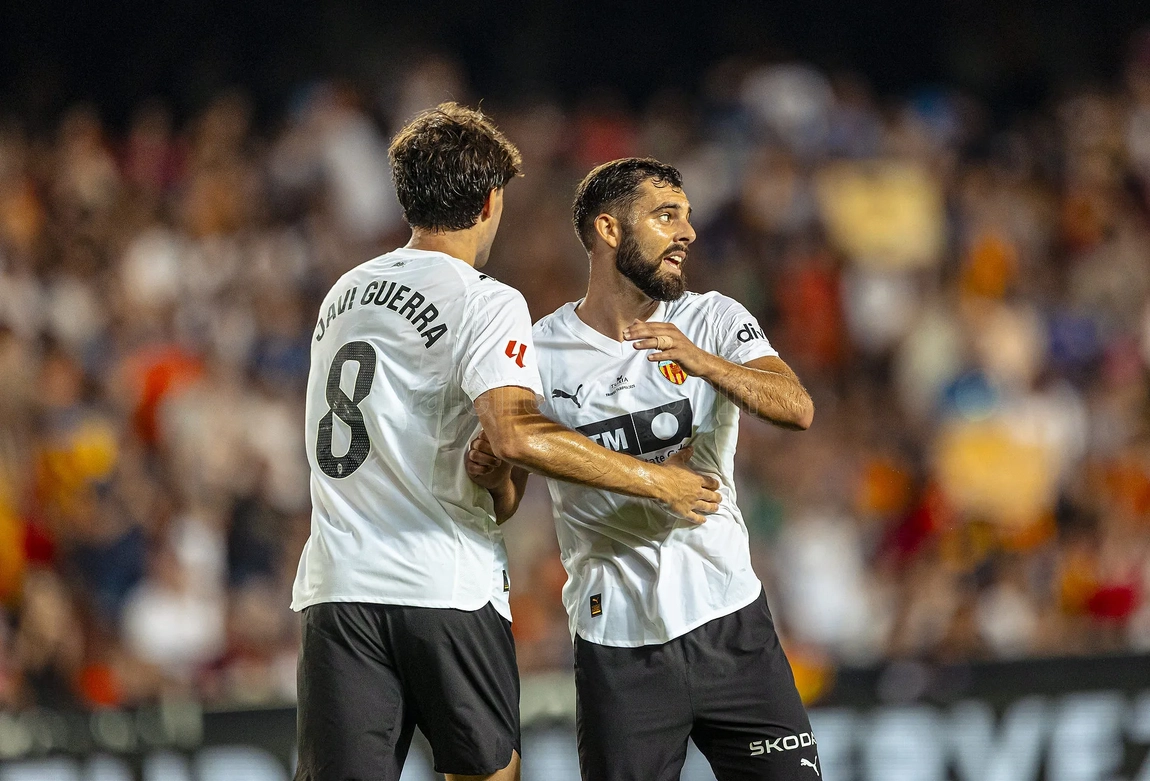 Portada de El Valencia crece en ataque, gana con doblete de Javi Guerra