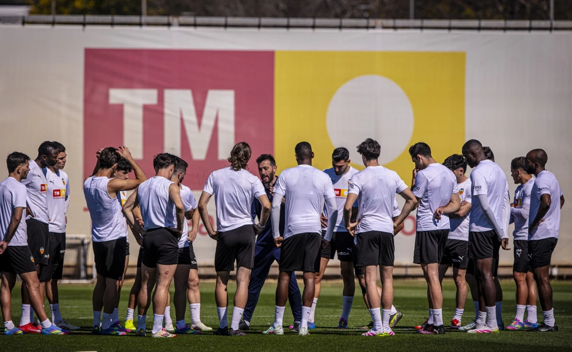 Portada de El Valencia con once listo para enfrentar al Sevilla