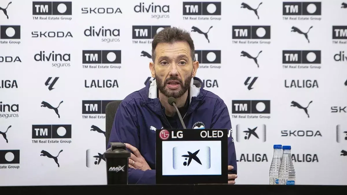 Noticia: Corberán habla del estado de Almeida, Sadiq, Pelelu, triunfo sobre Getafe, Europa Imagen de la noticia: Corberán habla del estado de Almeida, Sadiq, Pelelu, triunfo sobre Getafe, Europa