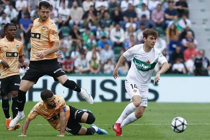 Cae el Valencia en derbi contra Elche, vuelve la crisis, nueva lesión en defensa - Jornada 31 La Liga
