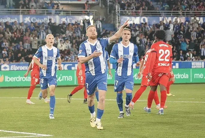Portada de Resumen del Alavés en el empate que castigó al Osasuna
