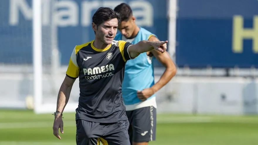 Portada de Villarreal: Debut ante el Tottenham - Calendario Oficial de Champions