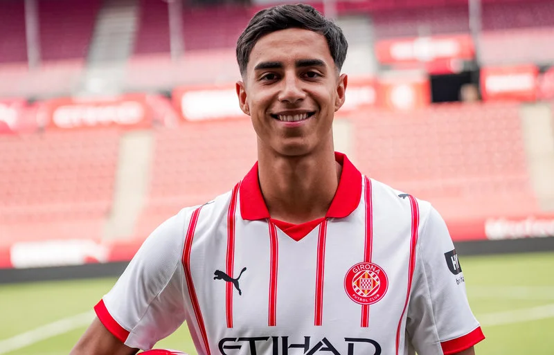 Portada de Oficial: Reis llega a dar juventud y talento en el Girona