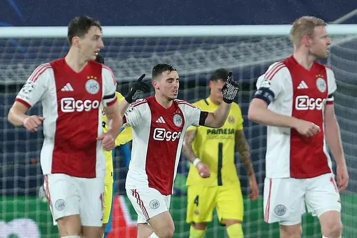 Portada de El Villarreal también pierde con el Ajax - Jornada 7 Champions League