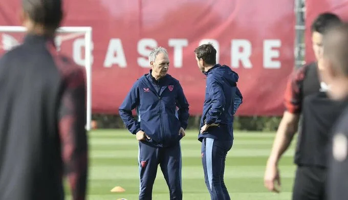 Portada de Entrenamiento del Sevilla con un regreso importante